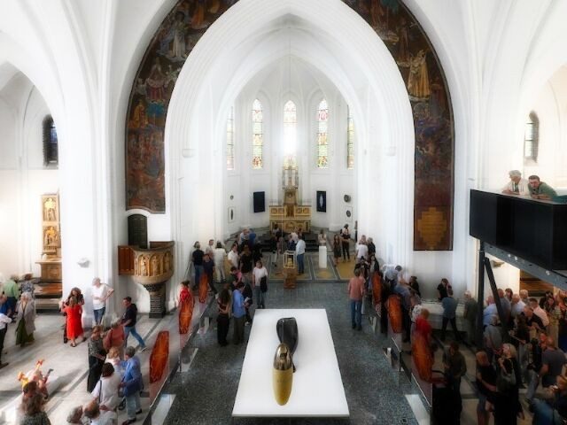 spectaculaire-lichtshow-in-sint-antoniuskerk-in-oosterhout-kunst-en-beleving-bij-moya (Klein) (Klein)